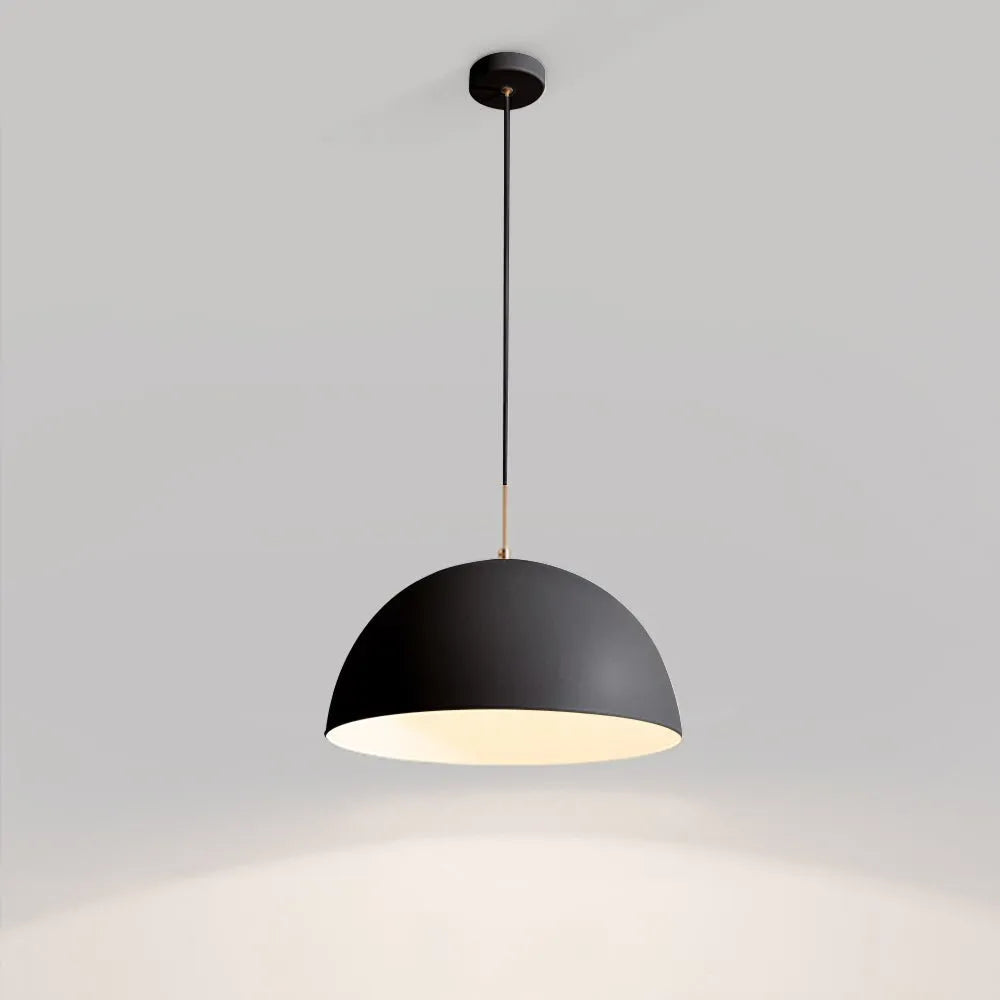 Moderní minimalistické závěsné světlo s bílým kloboukem a jedním světlem