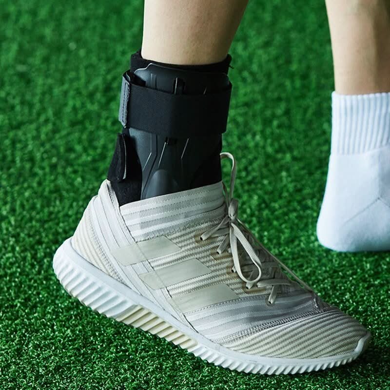 Stability Knöchelbandage mit ergonomischer Unterstützung, doppelten Stabilisatoren und Grip-Technologie