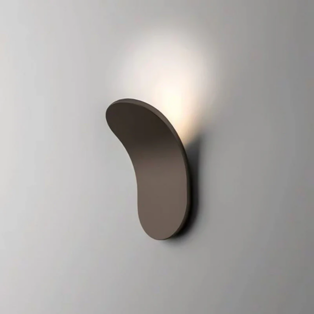 VaraNord Nordic Minimalist Wall Lamp for Modern Living Rooms