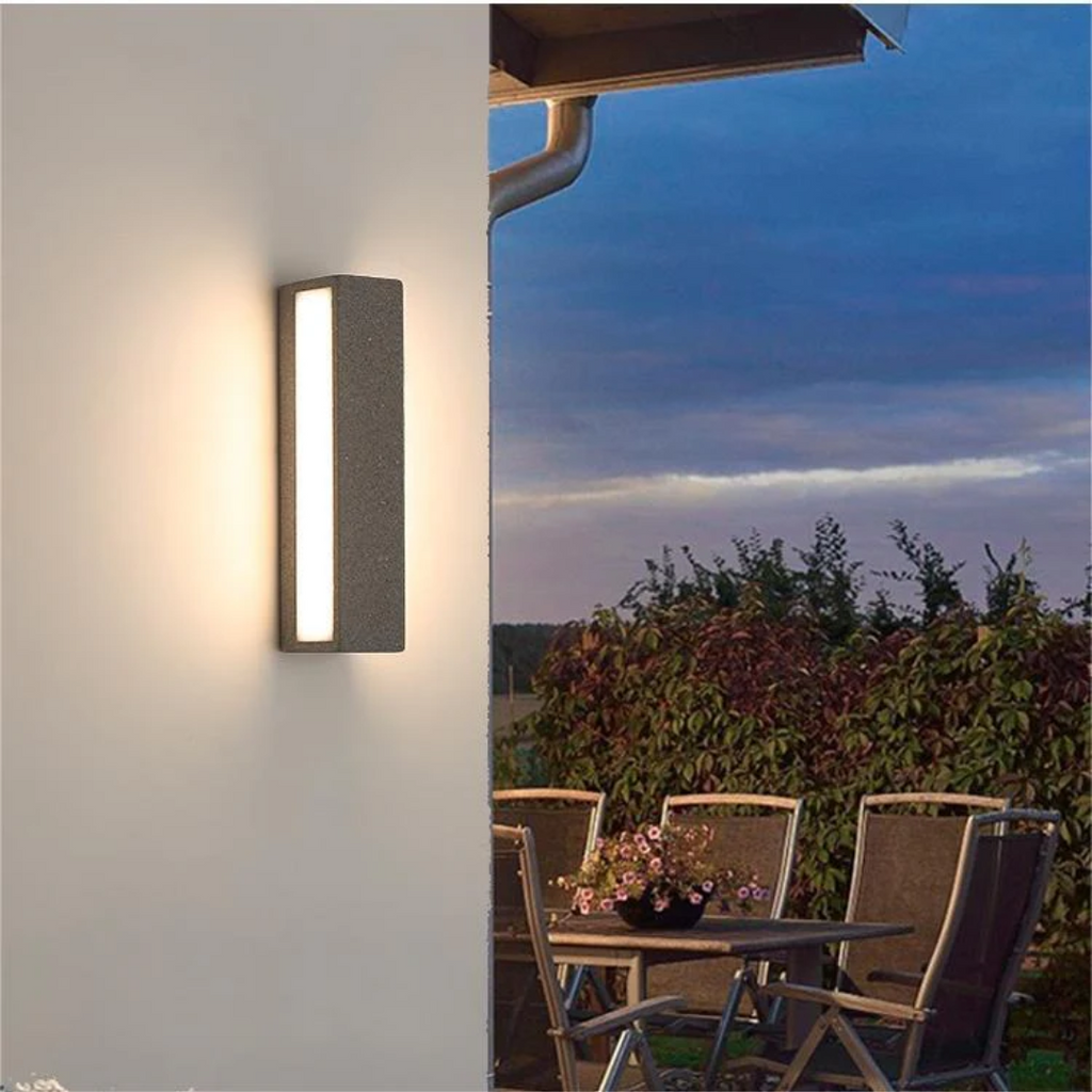 Lampada da Parete LED Moderna da Esterno per Giardino e Facciate di NovaLumen