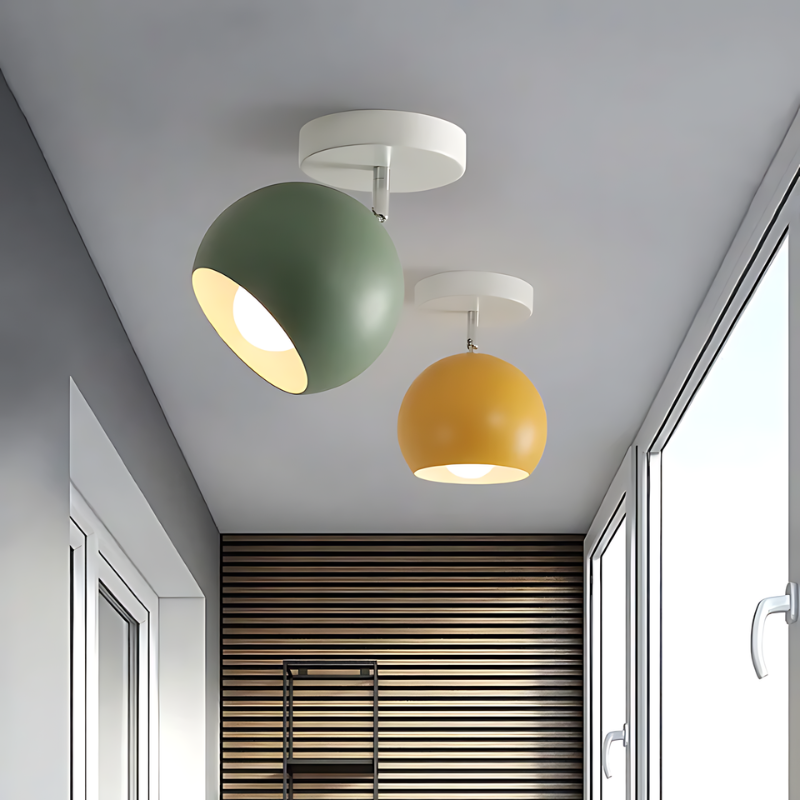 Stropní lampa AuroraGlow s teplým ambientním světlem pro moderní interiéry