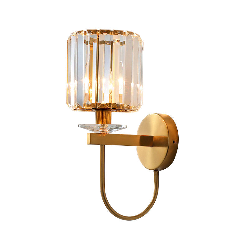 Postmoderne krystallvegglampe med buet arm og gullfinish sylinderformet skjerm