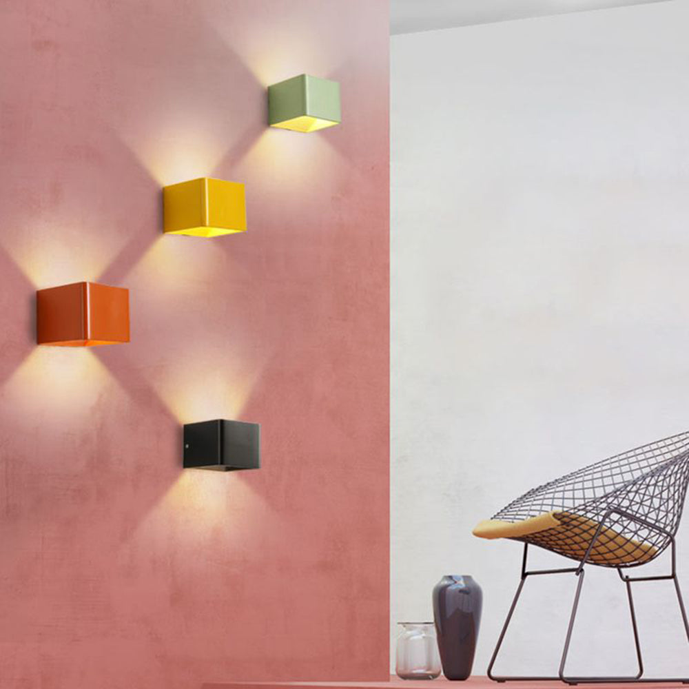LumaNova Moderne quadratische Wandleuchte für gemütliches Schlafzimmer