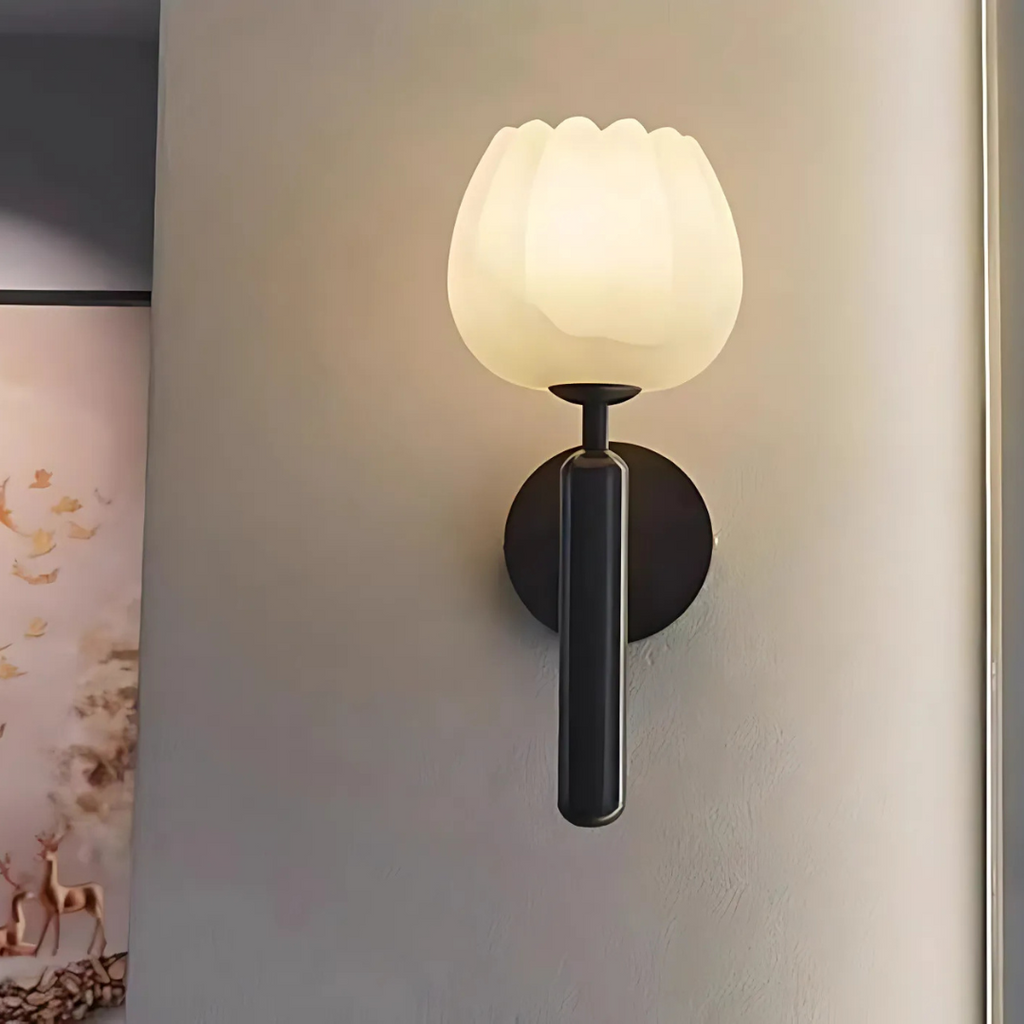 Serena mramorová nástěnná lampa s LED osvětlením a měděnými akcenty