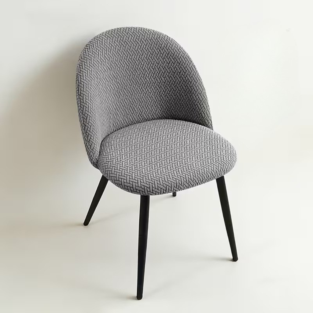 Moderní potahy na židle s pružným materiálem