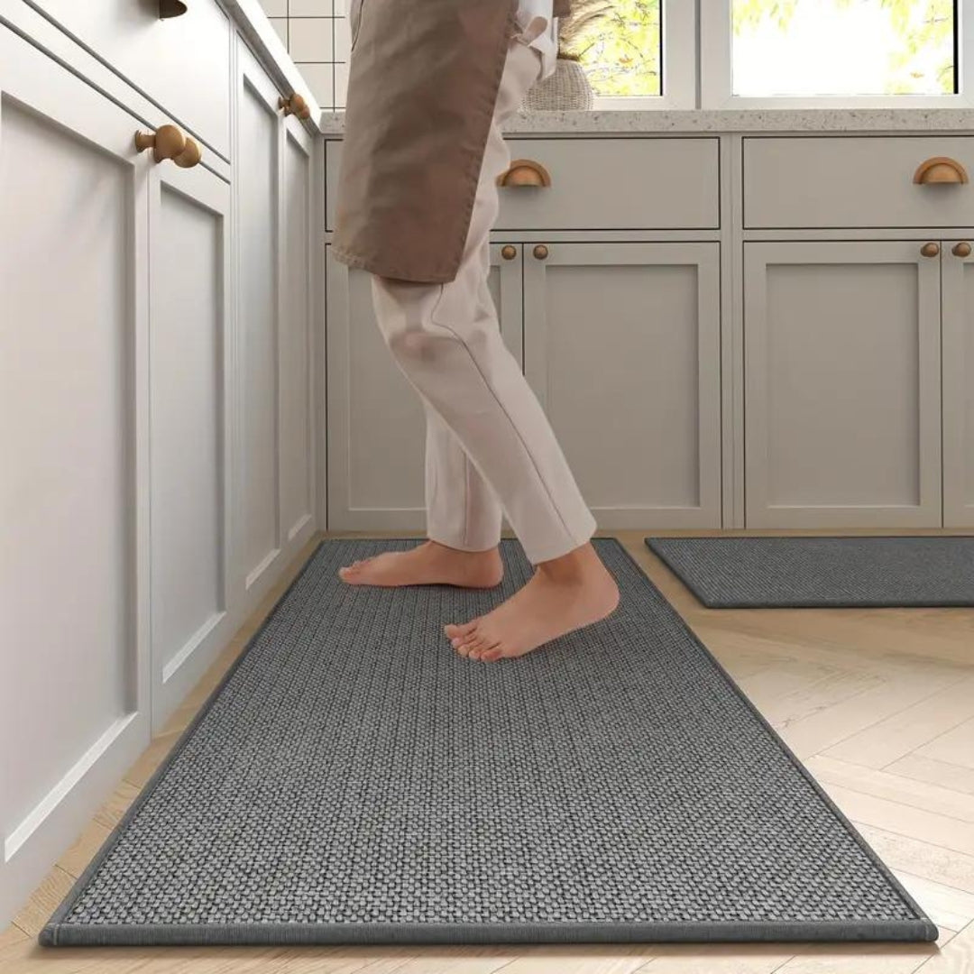 Sada kuchyňských běhounů z béžové PVC pěny, protiskluzové rohože 45x120 cm a 45x70 cm, odolné proti skvrnám