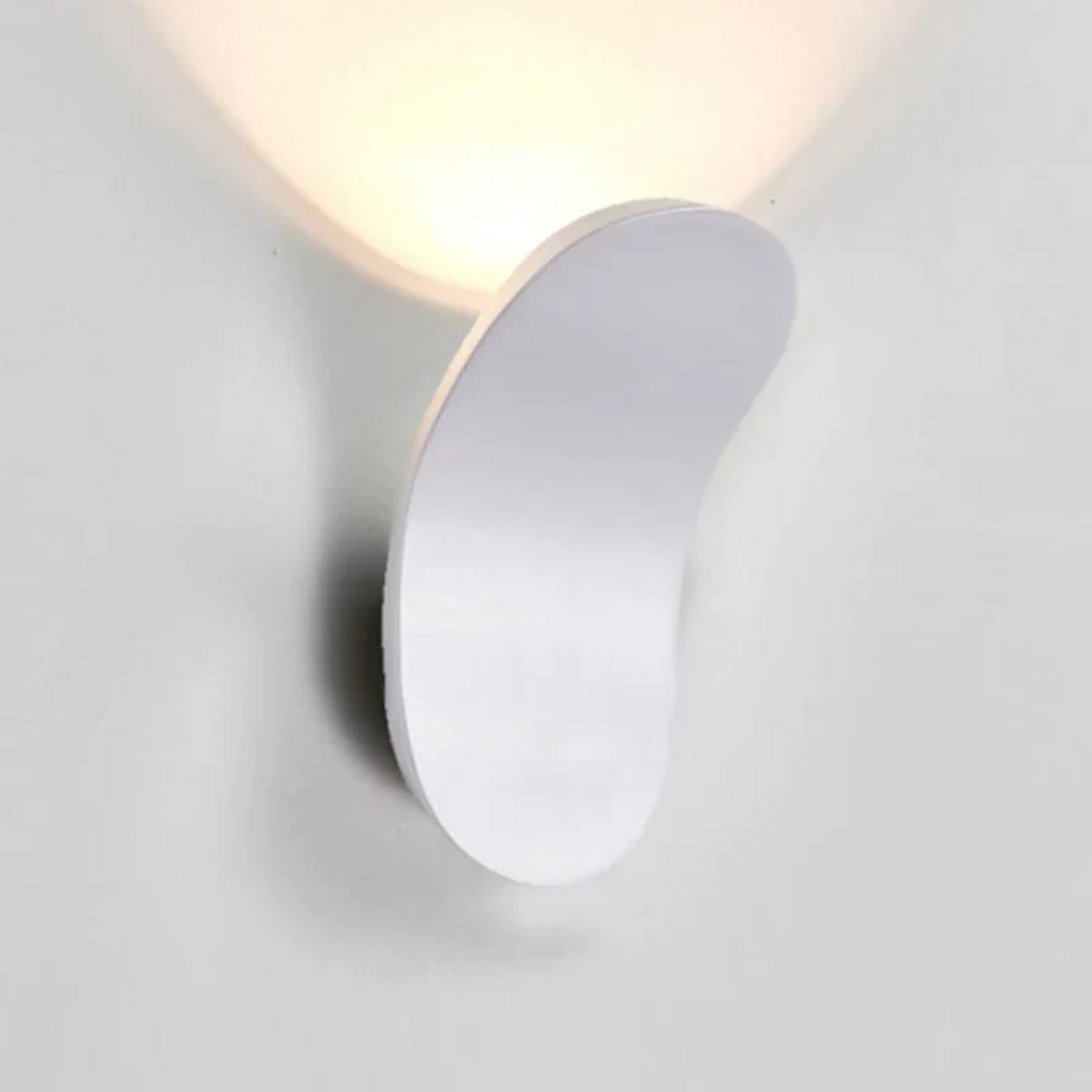 VaraNord Nordic Minimalist Wall Lamp for Modern Living Rooms
