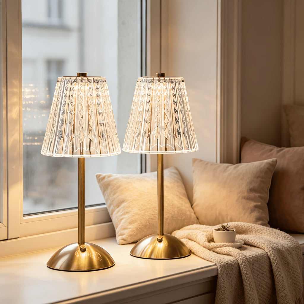 Ładowalna złota lampa stołowa do eleganckiego oświetlenia ambientowego