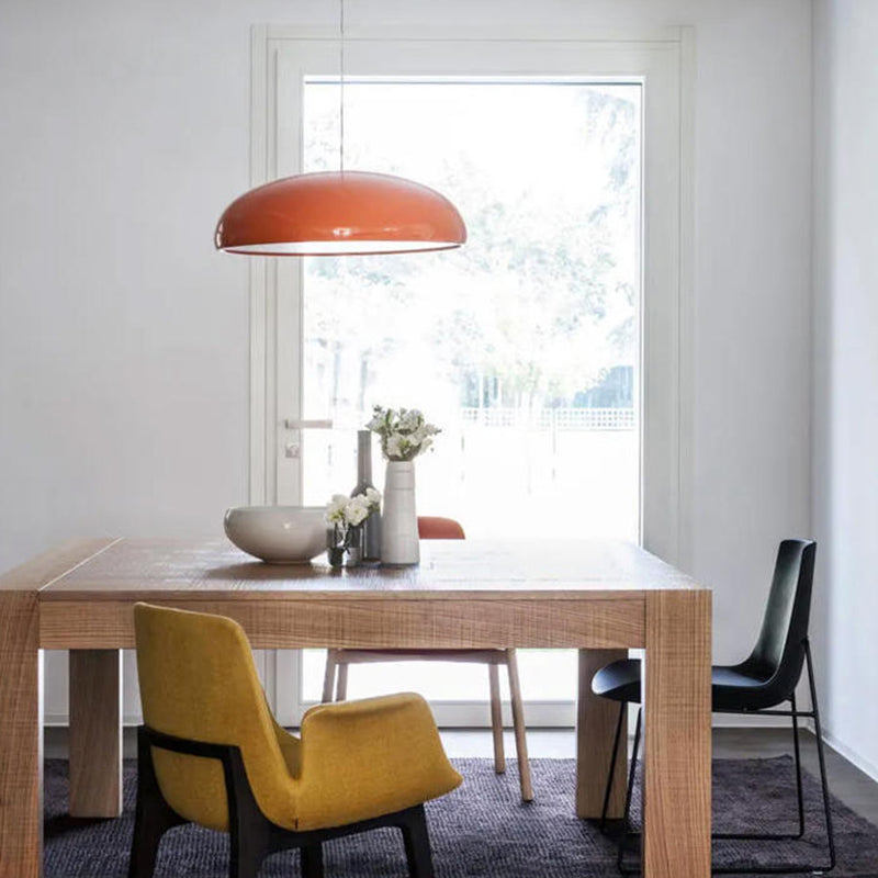 Závěsná lampa Orbita s kulatým moderním designem pro obývací pokoje