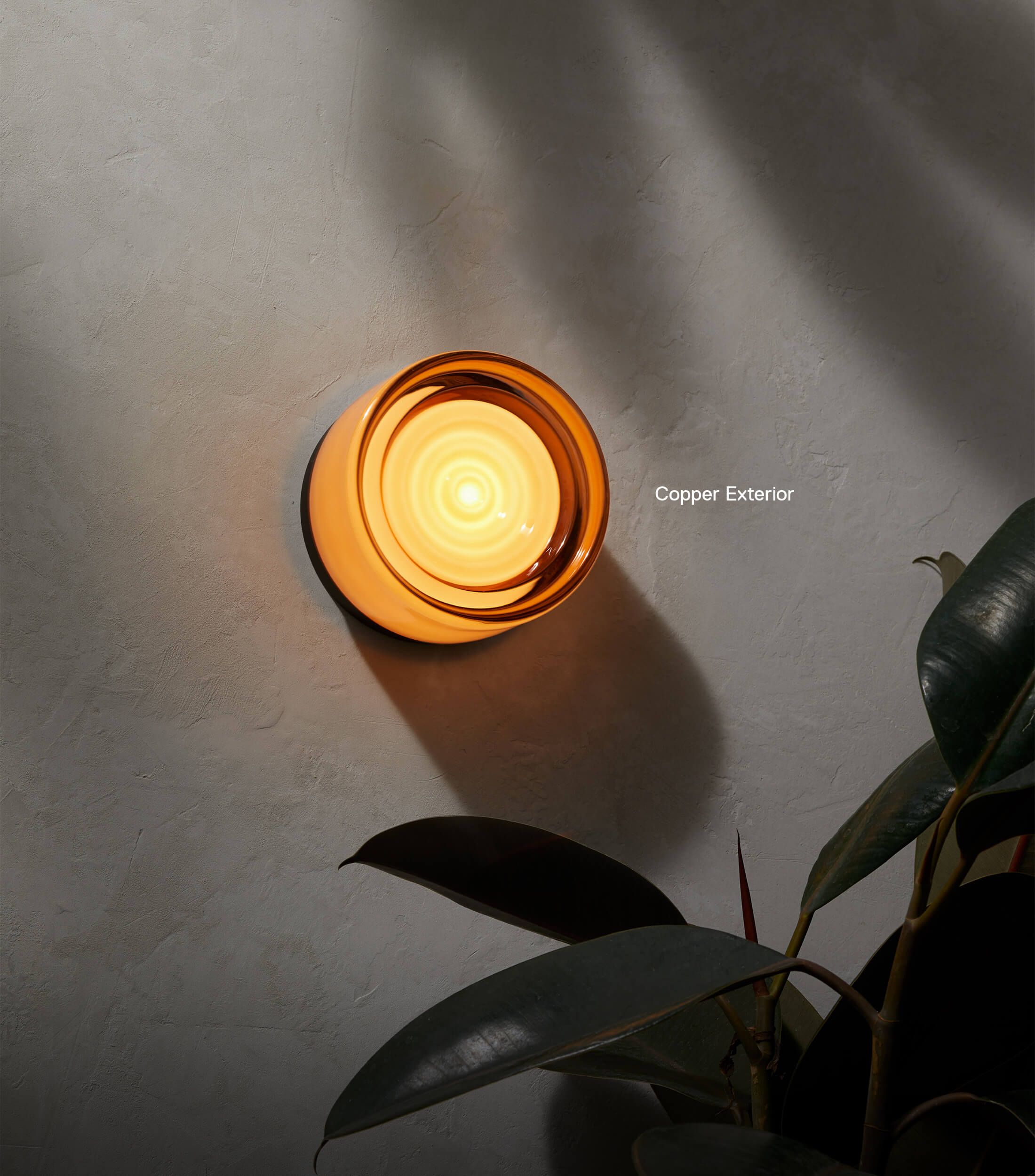 IP65-klassificeret TML Ripple moderne væglampe med hærdet glasskærm og berøringskontakt