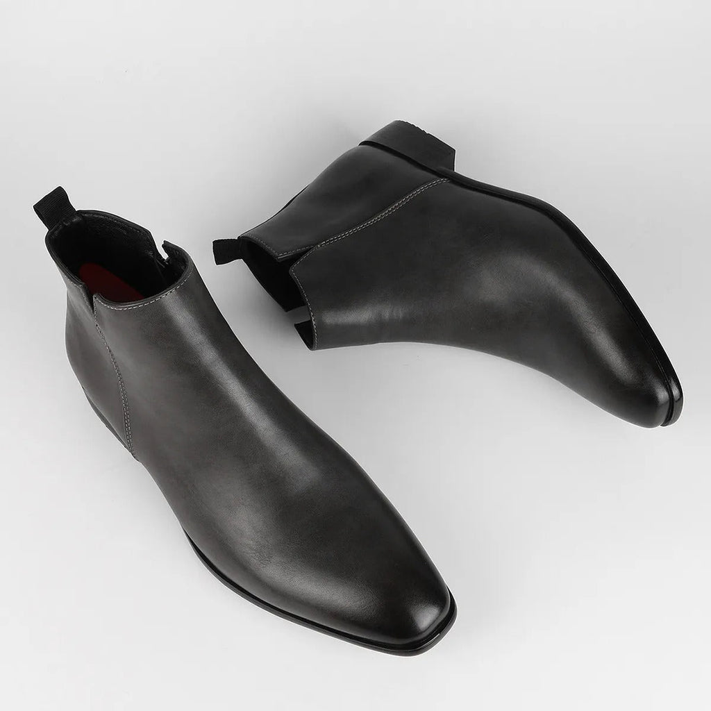 Aurelia Men's Chelsea Style Leather Boots With Sleek Look