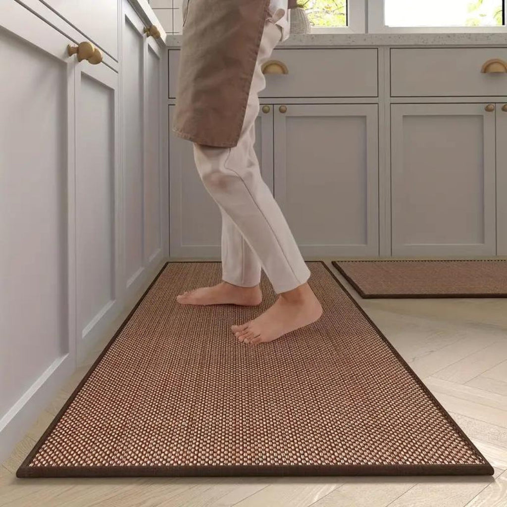 Sada kuchyňských běhounů z béžové PVC pěny, protiskluzové rohože 45x120 cm a 45x70 cm, odolné proti skvrnám