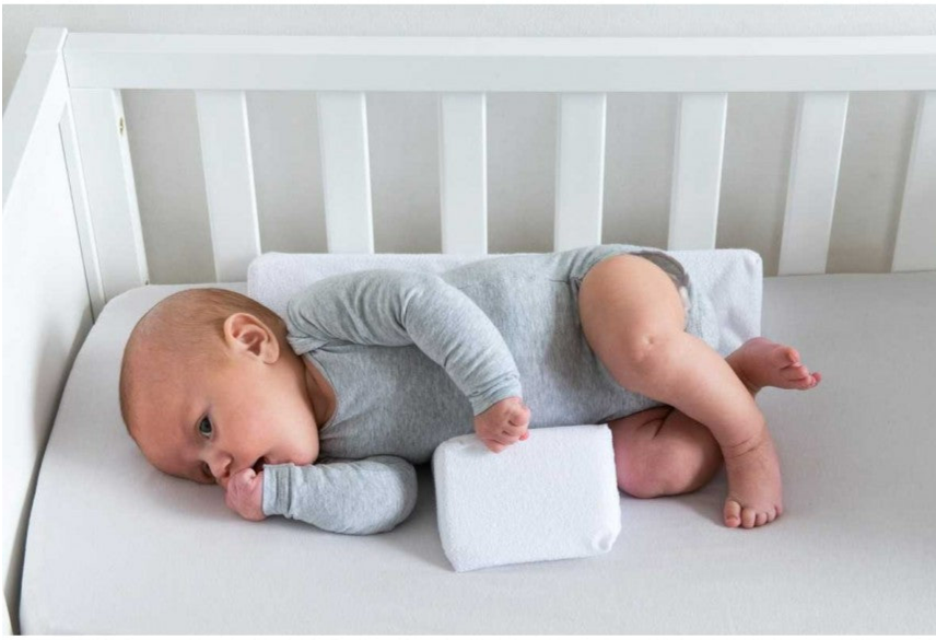 Almofada Triangular Ajustável para Dormir de Lado para Bebés desde o Nascimento até ao Primeiro Ano