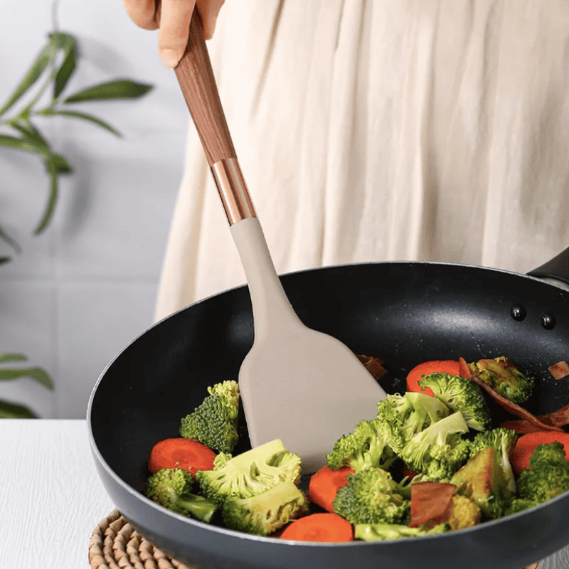 NovaSil Kuchyňská sada náčiní odolná proti teplu a stylová pro každou kuchyni
