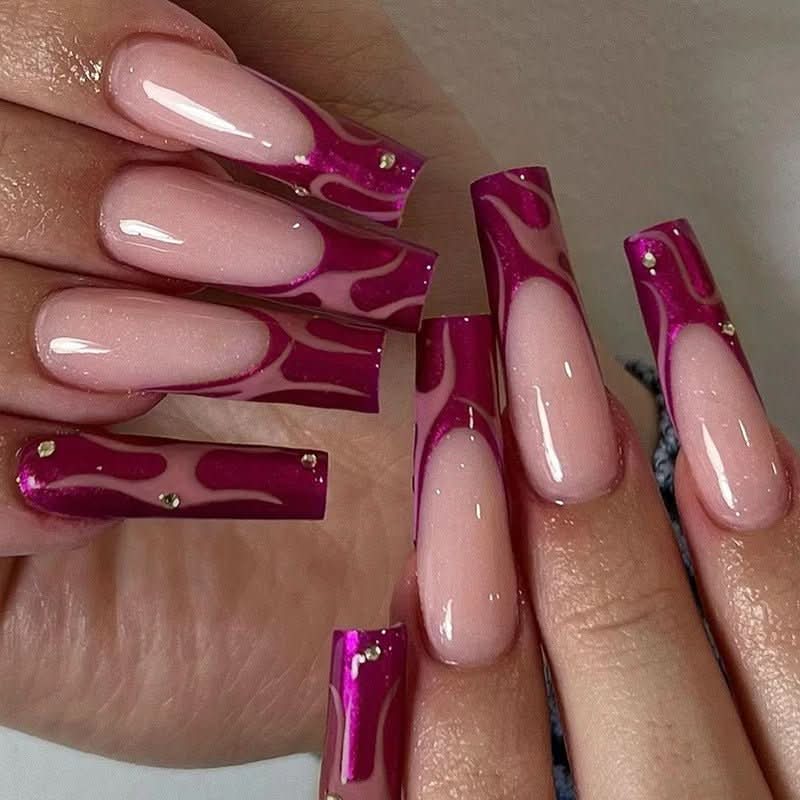 NexaPress Pink Negle med Design, 24 Stykker, Hurtig at Påføre og Elegant til Enhver Begivenhed