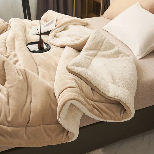 Warm Luxury Fleece Blanket for Cozy Bedding