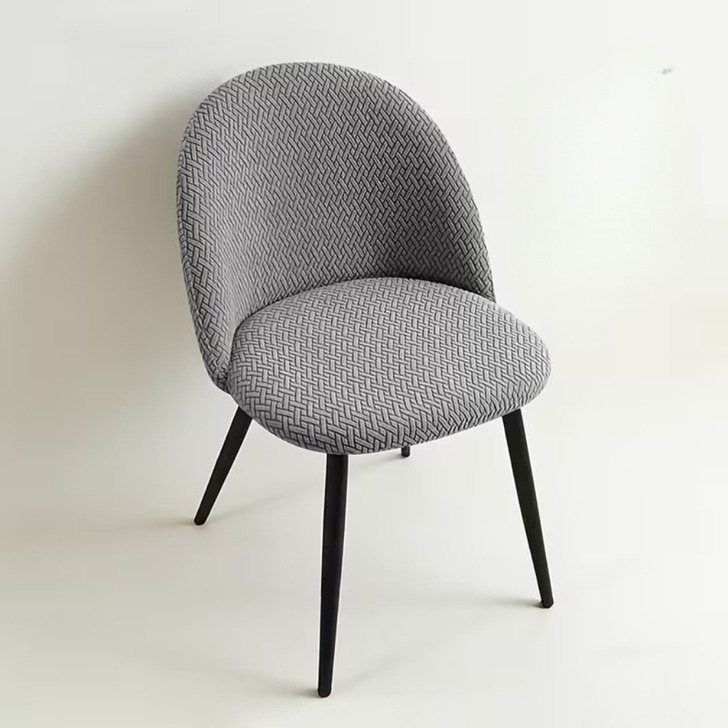 Moderní potahy na židle s pružným materiálem