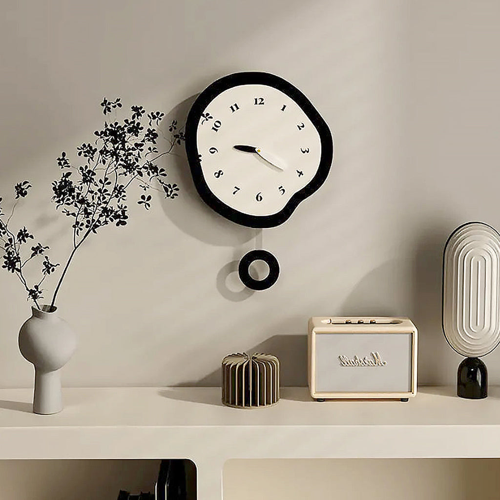 Vridde abstrakte veggur med stille kvarts pendeldesign