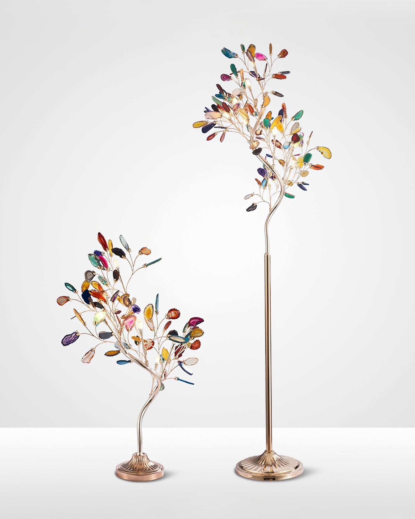 Lampadaire en agate avec sculpture en forme d'arbre à huit lampes, finition cuivre, aspect multicolore
