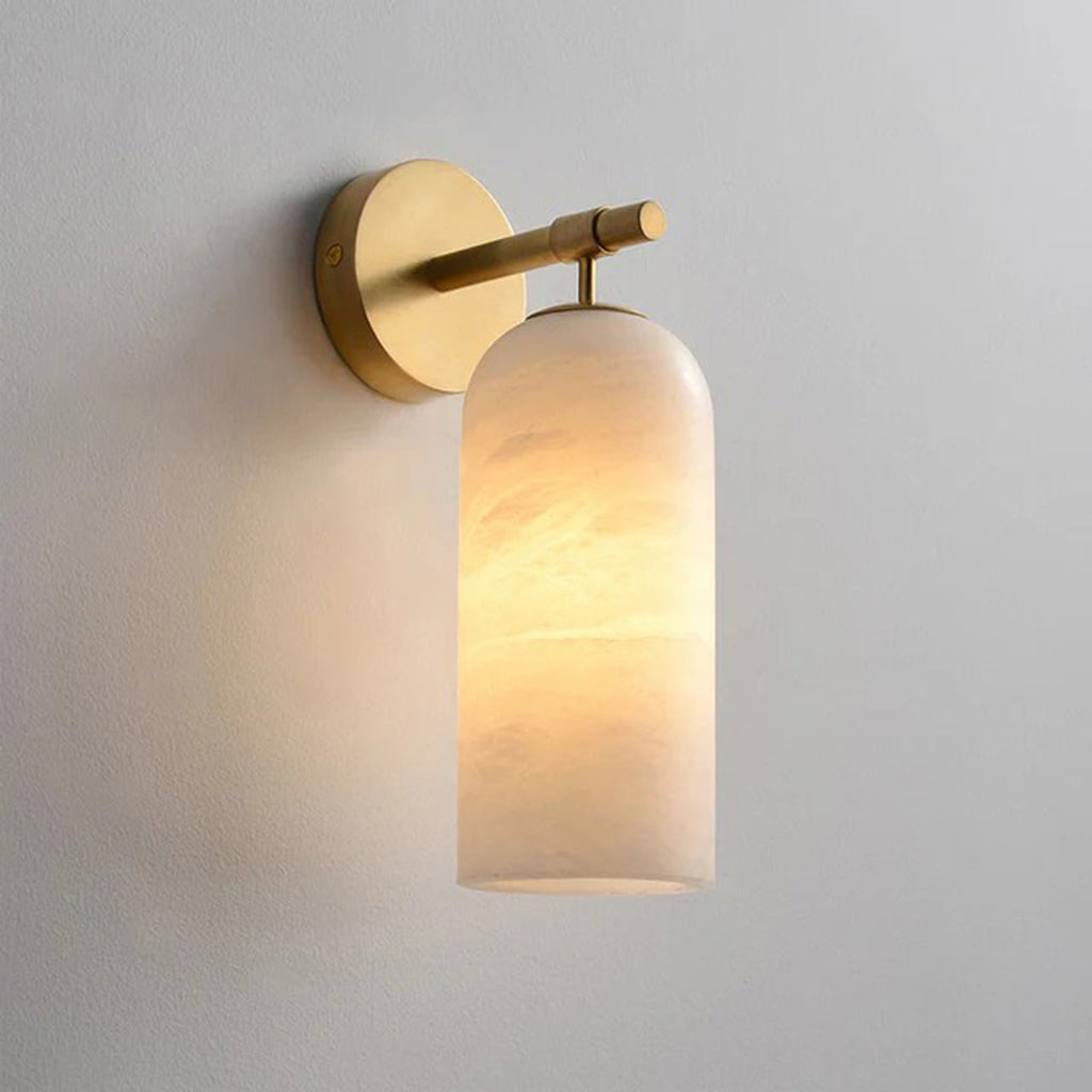 Lampada da parete cilindrica in alabastro con luce calda e cornice dorata