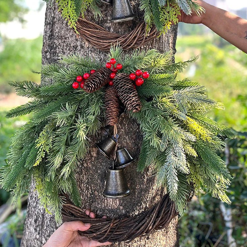NookAura Doğal Çanlar ve Ahşap Detaylı Sıcak Noel Çelengi