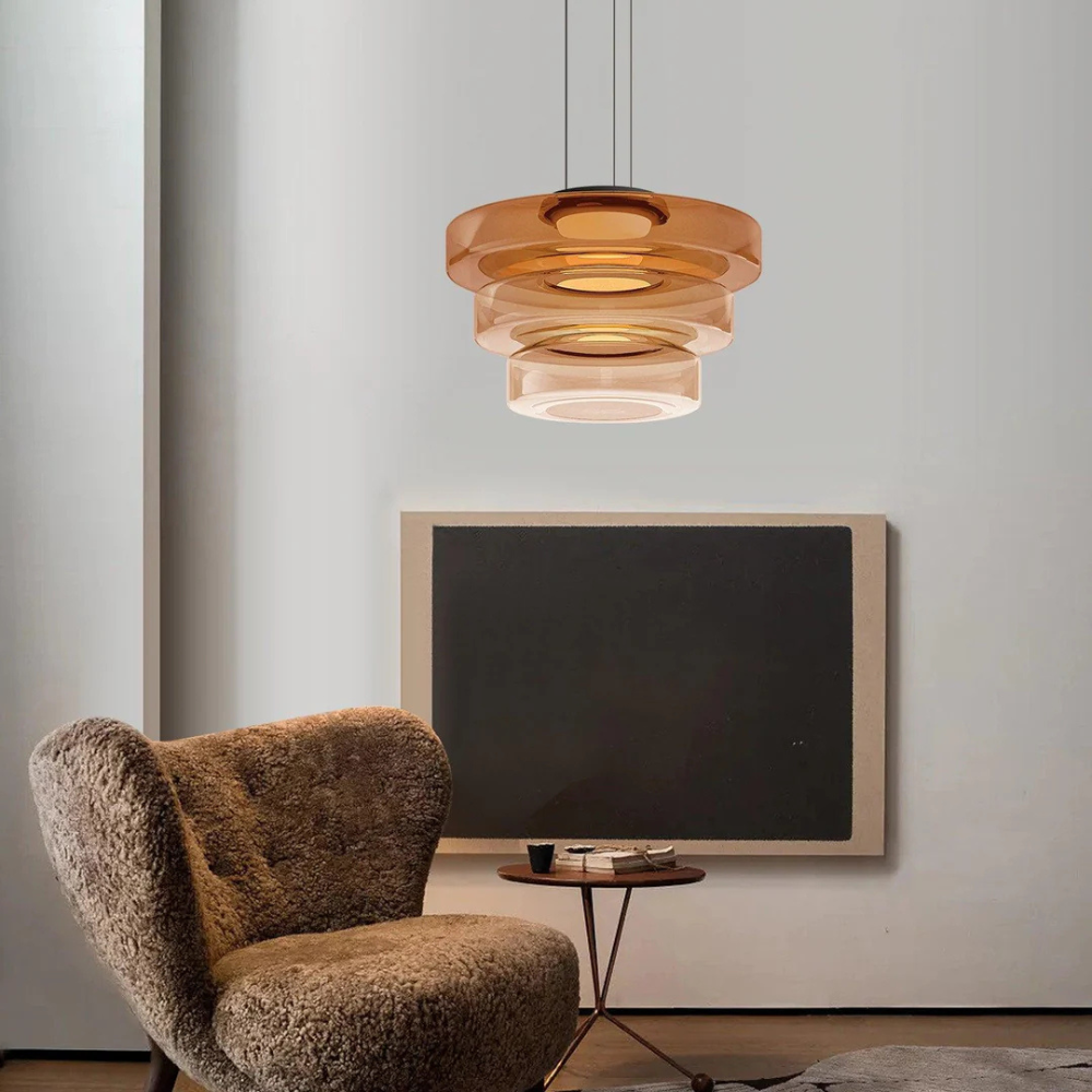 Závěsná lampa v bauhausovém stylu s barevným sklem