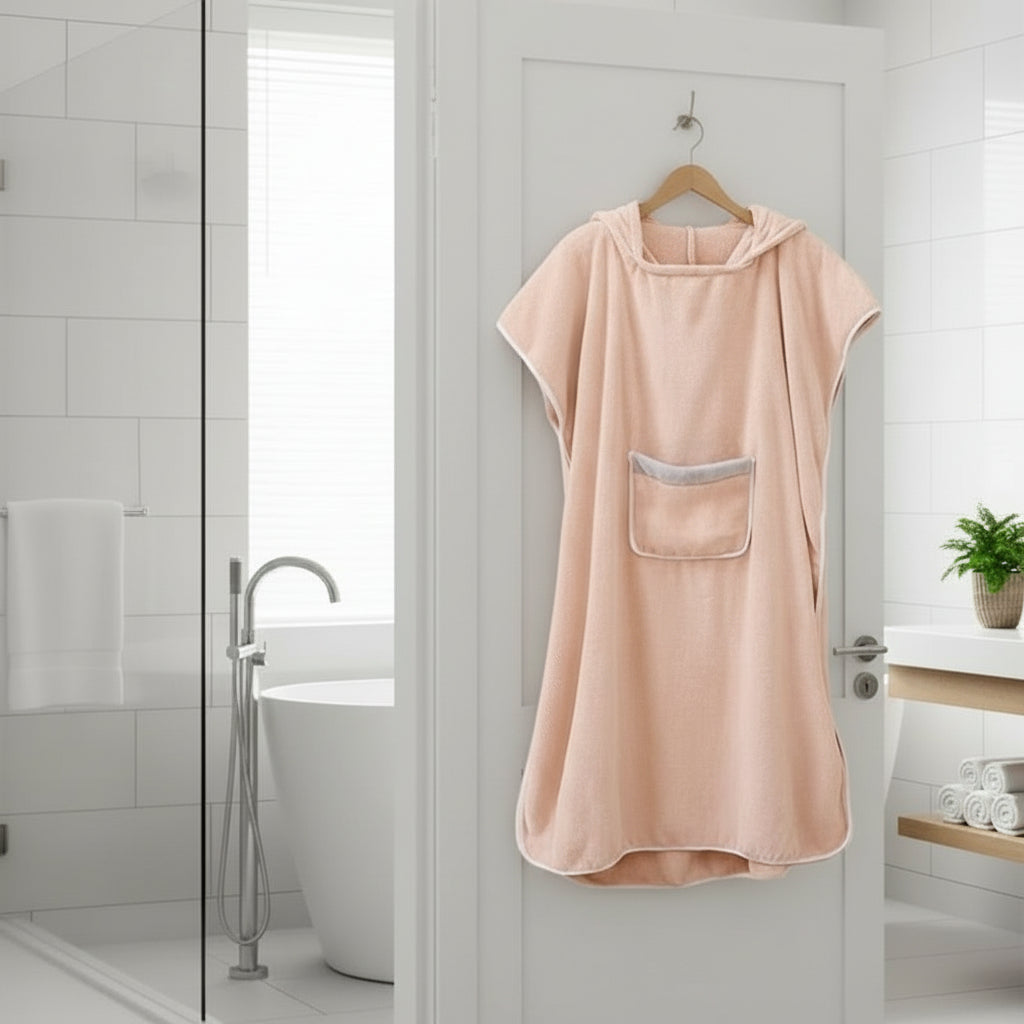 VelourNest Kuscheliger Mikrofaser-Bademantel Für Zuhause Und Spa