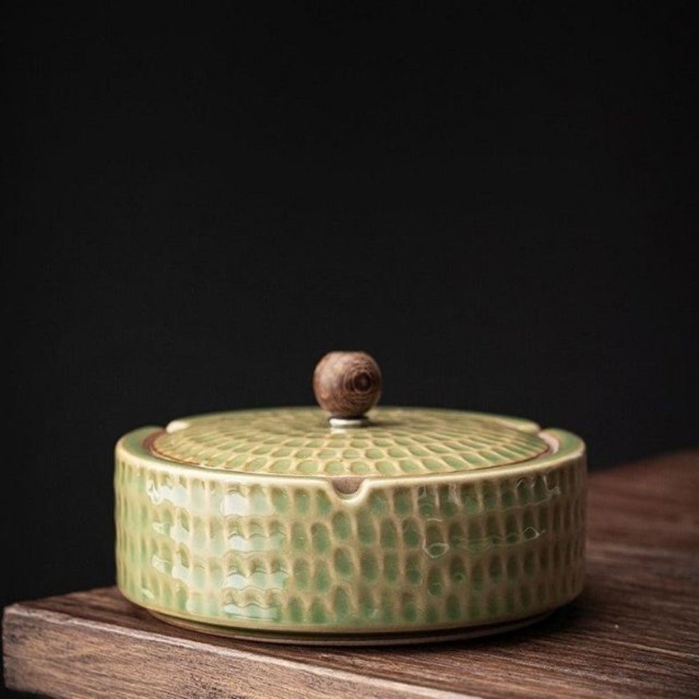 Posacenere Minimalista in Ceramica CalmNest con Coperchio in Legno