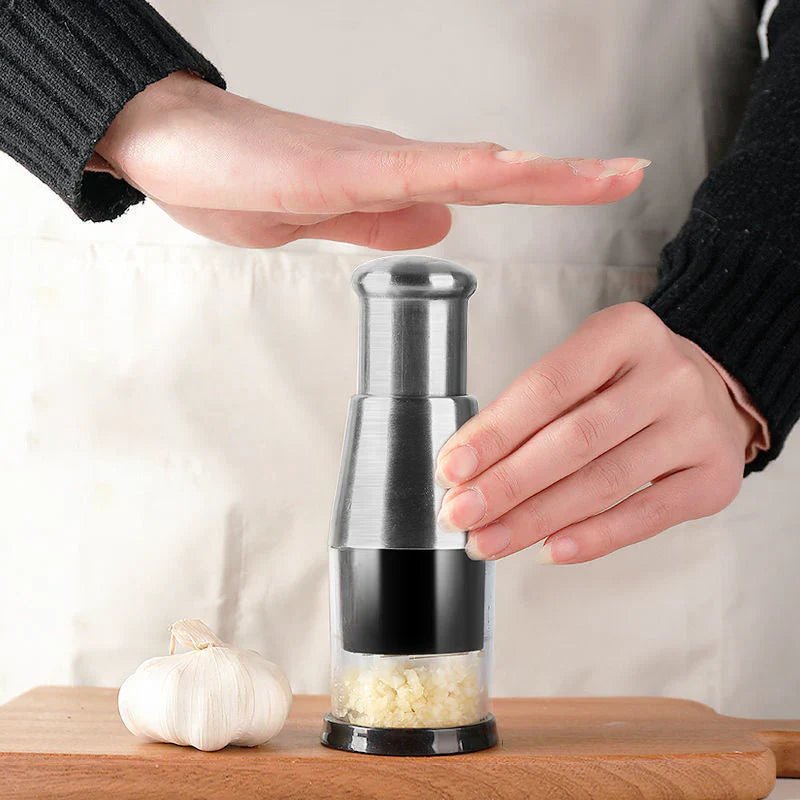 NovaMince Compact Garlic Chopper With Durable Metal Blades