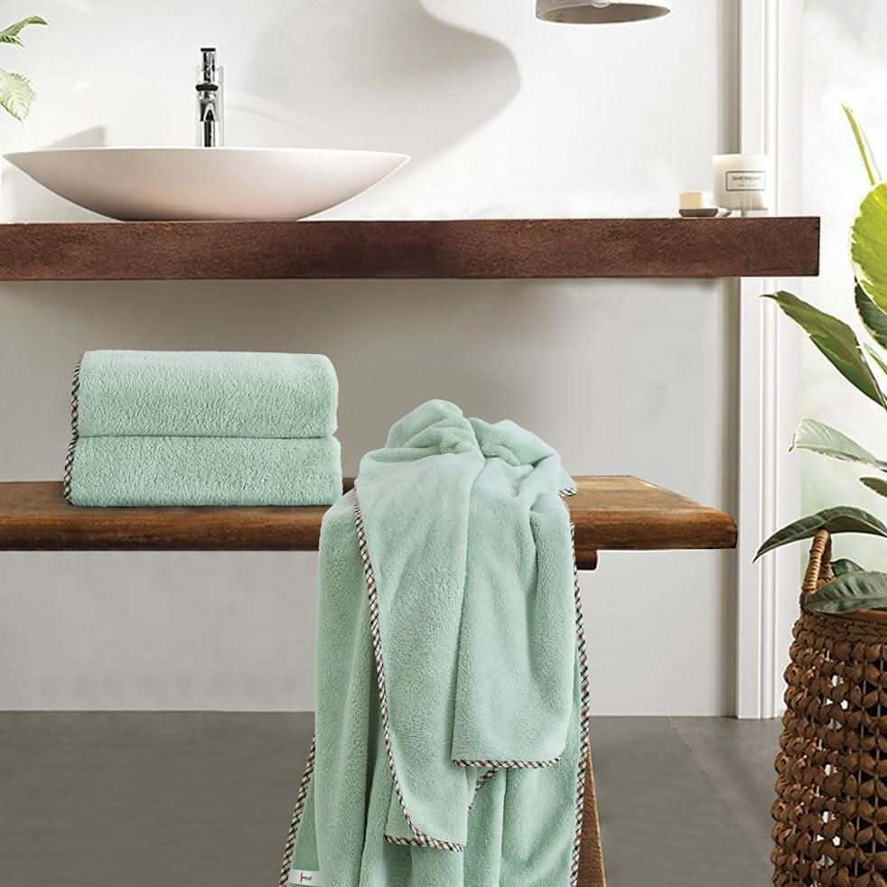AeroFlex QuickDry Towel, Premium Microfiber, Fast Drying and Travel Ready
