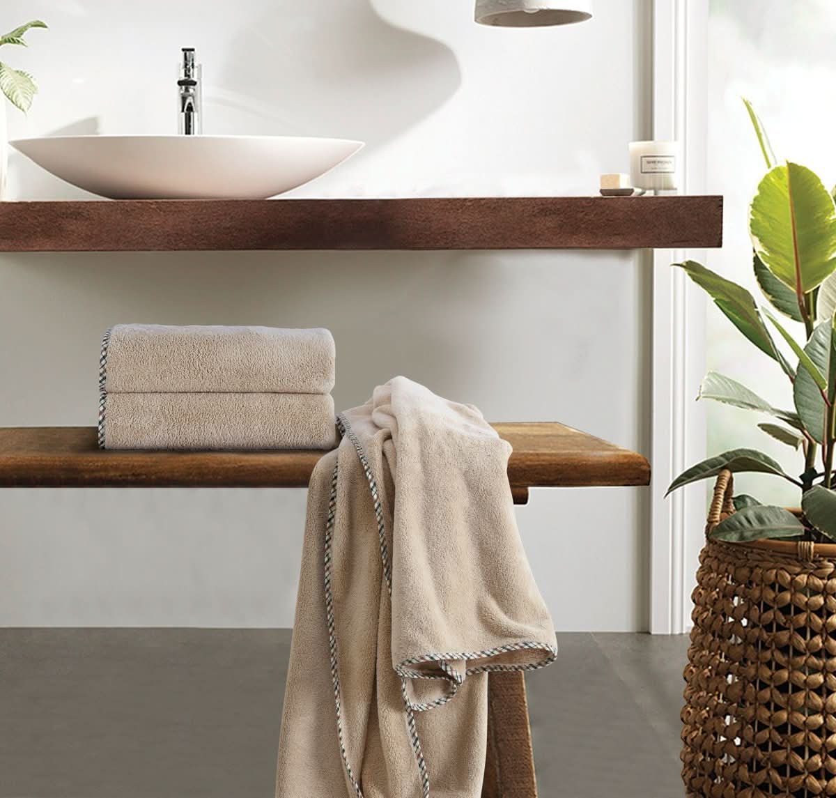 AeroFlex QuickDry Towel, Premium Microfiber, Fast Drying and Travel Ready