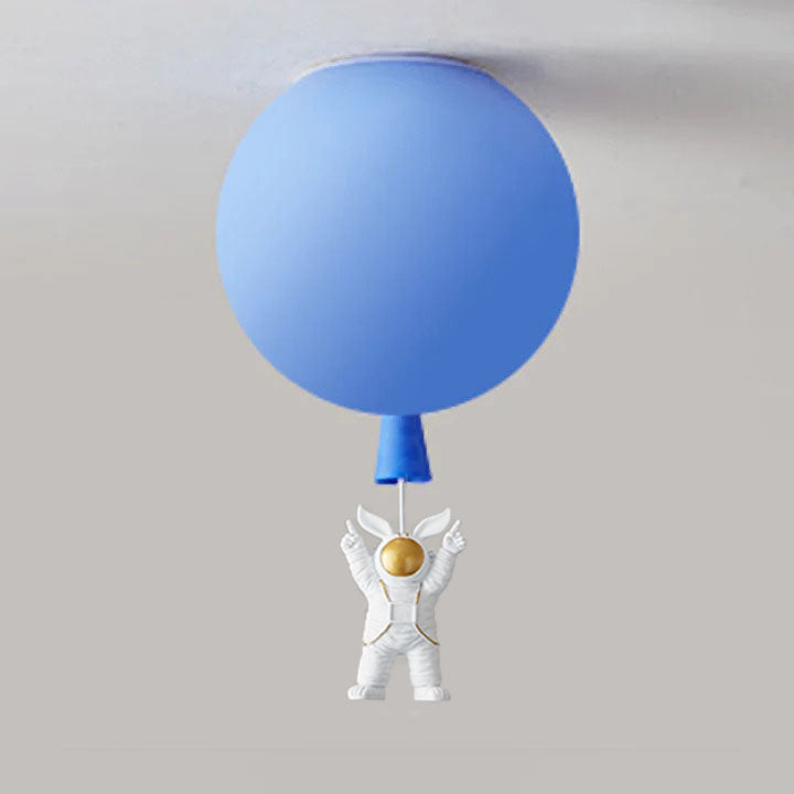 CosmoLite stropní svítidlo s astronautskými detaily a jemným měsíčním světlem