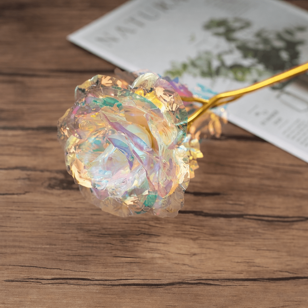 Radiant Bloom: Elegante Rosa Artificiale Dorata con Finitura in Foglia d'Oro