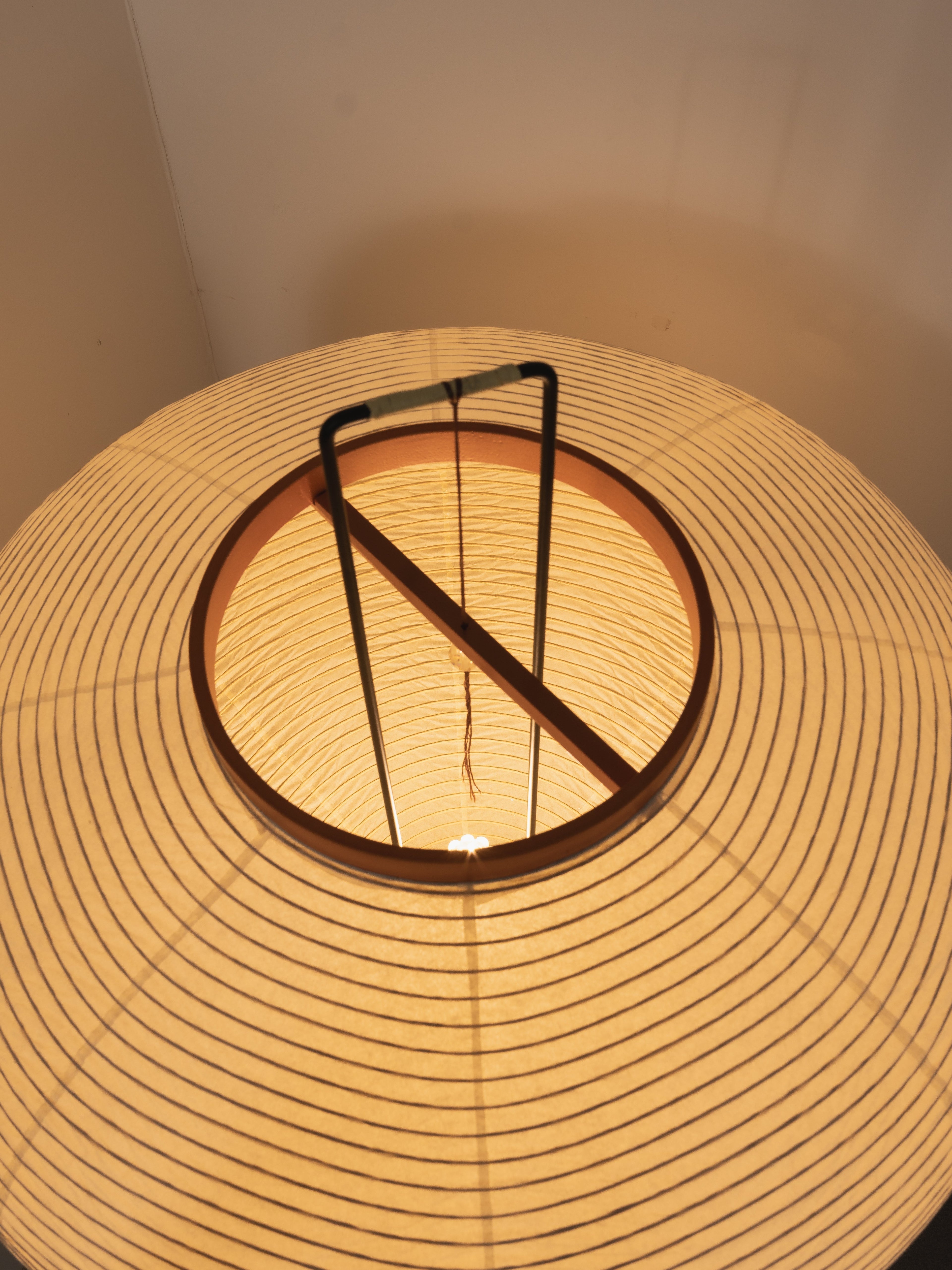 Akari Mulberry papir gulvlampe i metal, japansk stil til stuer