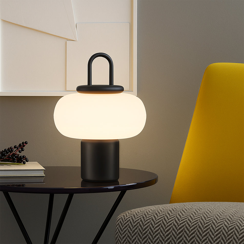 Nordická minimalistická stolní lampa na noční stolek od Astra