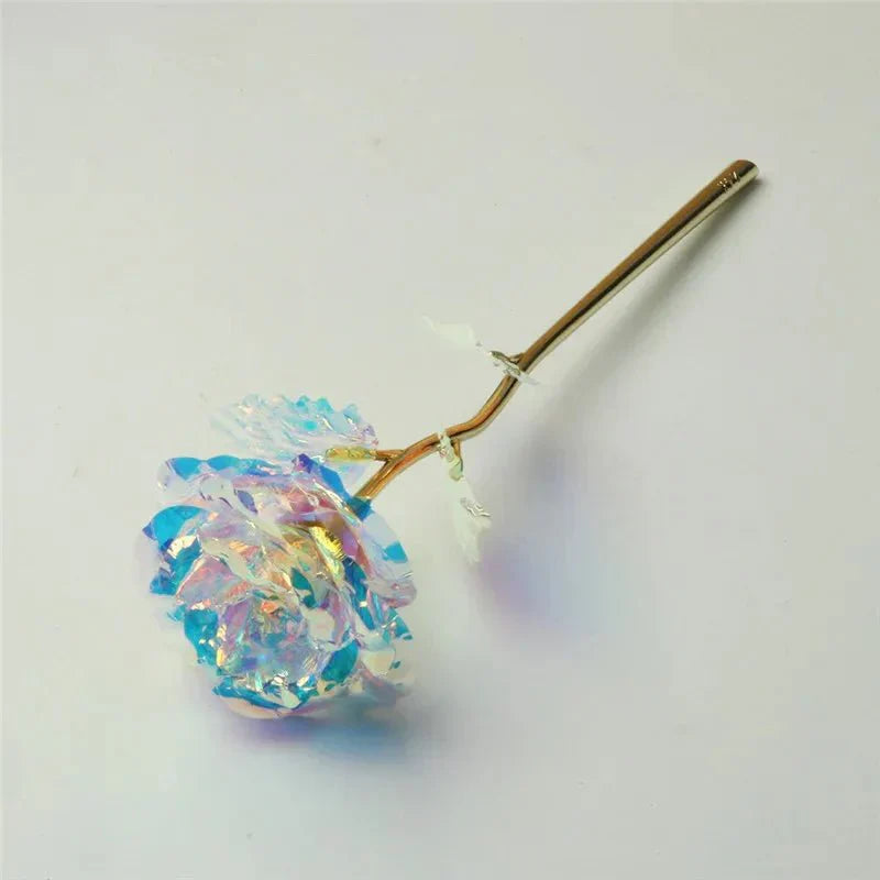 Radiant Bloom: Elegante Rosa Artificiale Dorata con Finitura in Foglia d'Oro