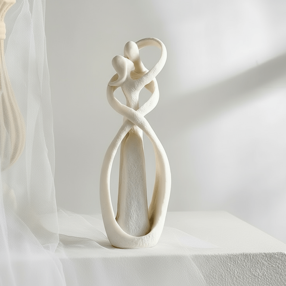 Aurelia Escultura de Amor e Conexão para Interiores Modernos
