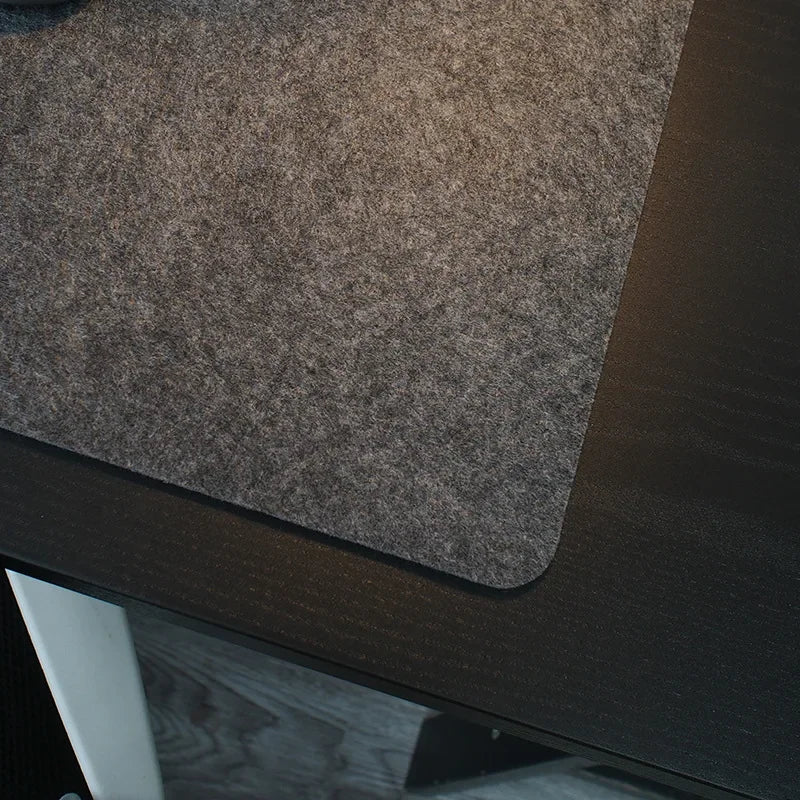 CushionCraft Woll-Schreibtischunterlage mit rutschfestem Griff für Gaming und Arbeit
