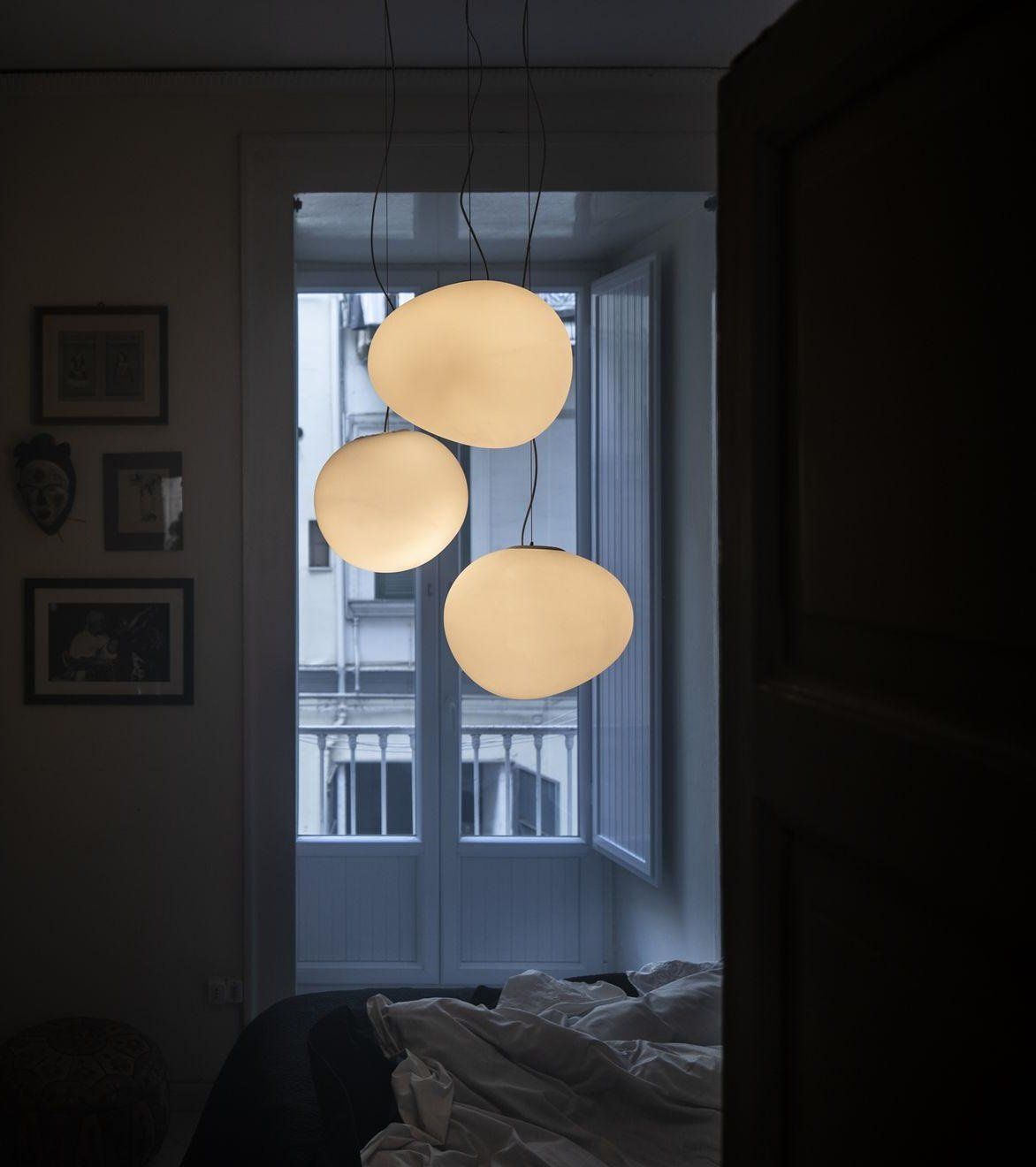 Astra håndblæst glaspendel med elegante organiske former | Fervei