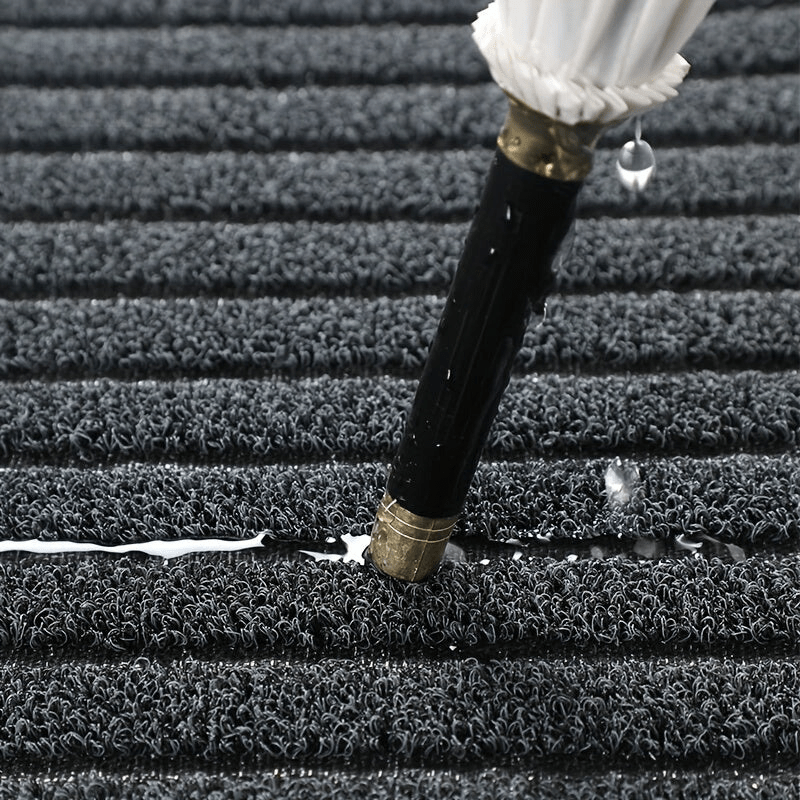 DustGuard Entry Mat With High-Density Fibers For Outdoor Use And Yearlong Protection
