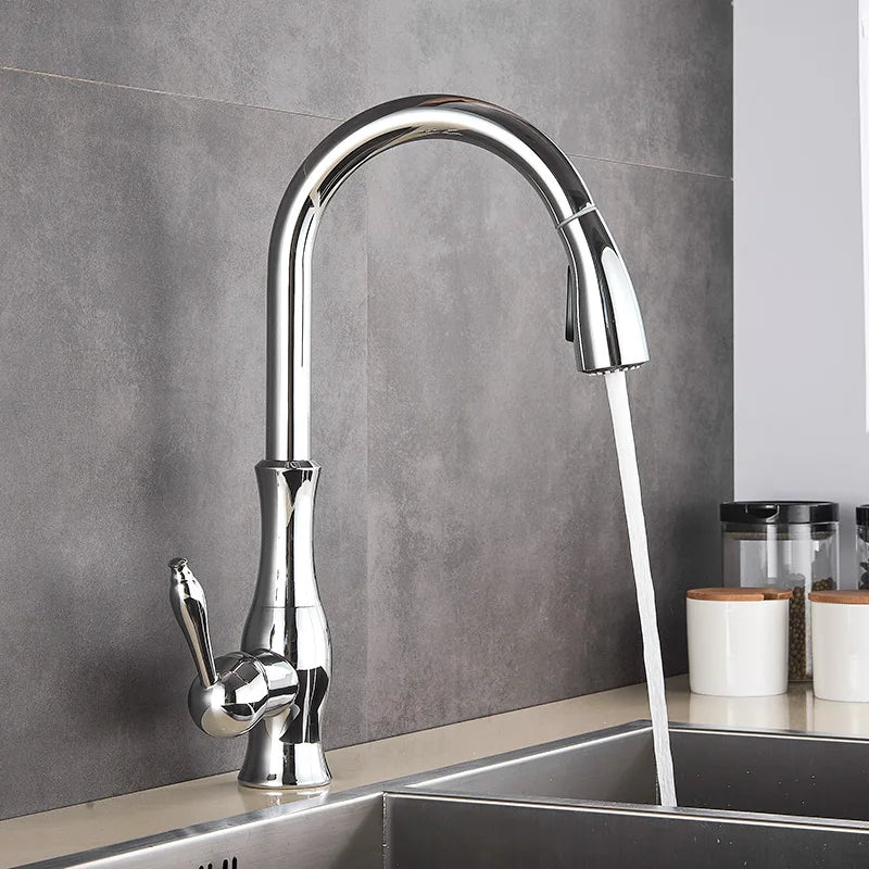 GlamFaucet Køkkenarmatur med Guldfinish og Moderne Udseende i Dag