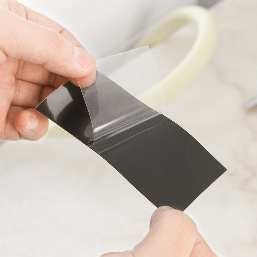 Kirrea Heavy-Duty Tape Sealing Leaks And Repairs In All Conditions
