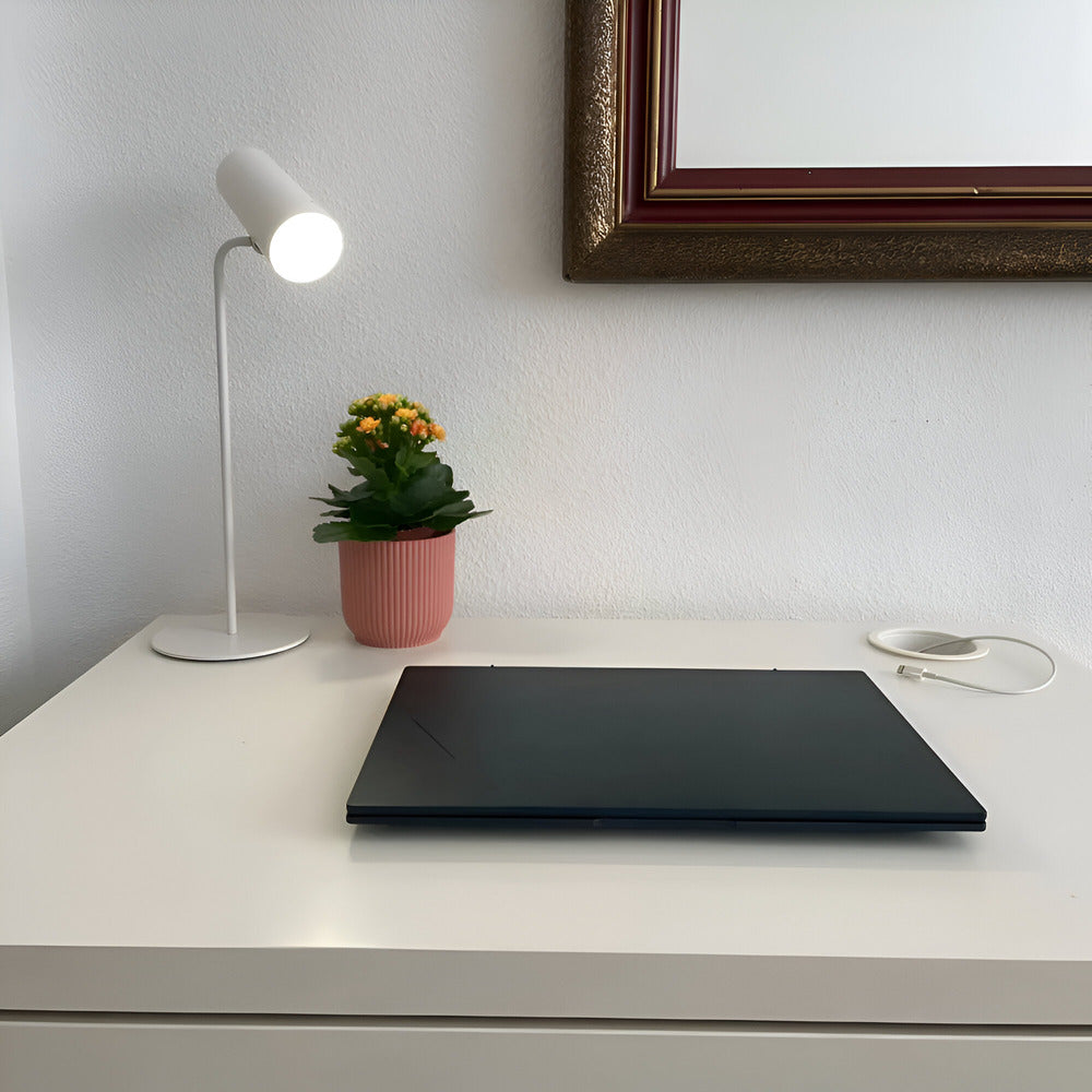Lampada da Scrivania LED Minimalista con Luminosità Regolabile LumaNova