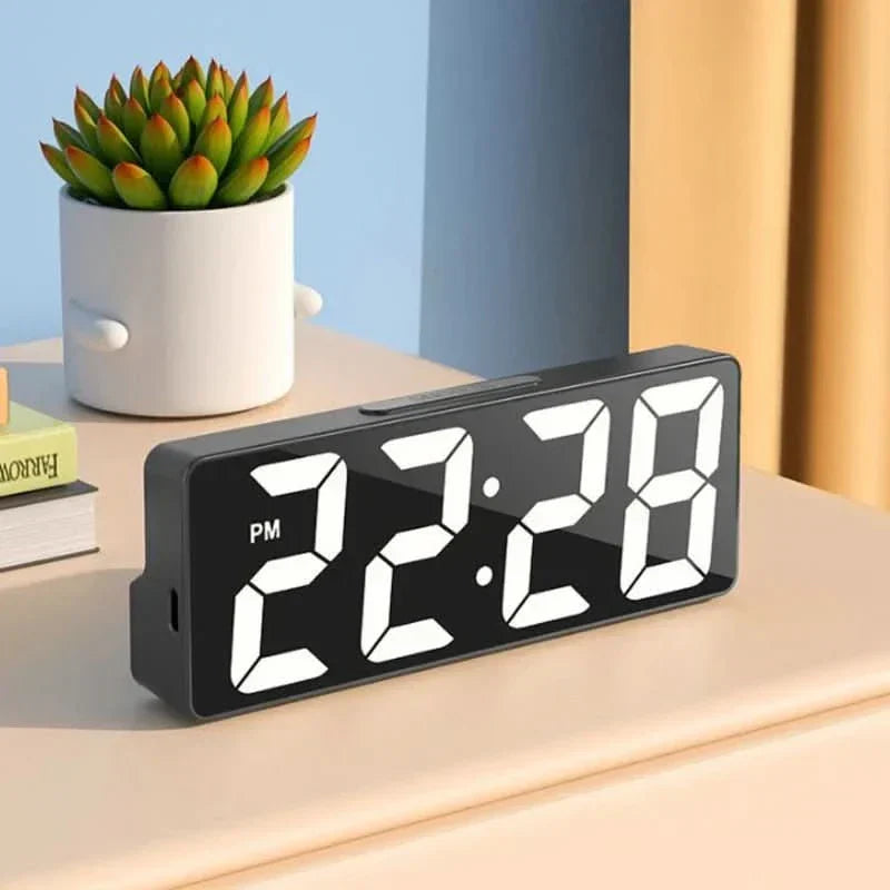 NovaTime LED digitální budík s displejem teploty