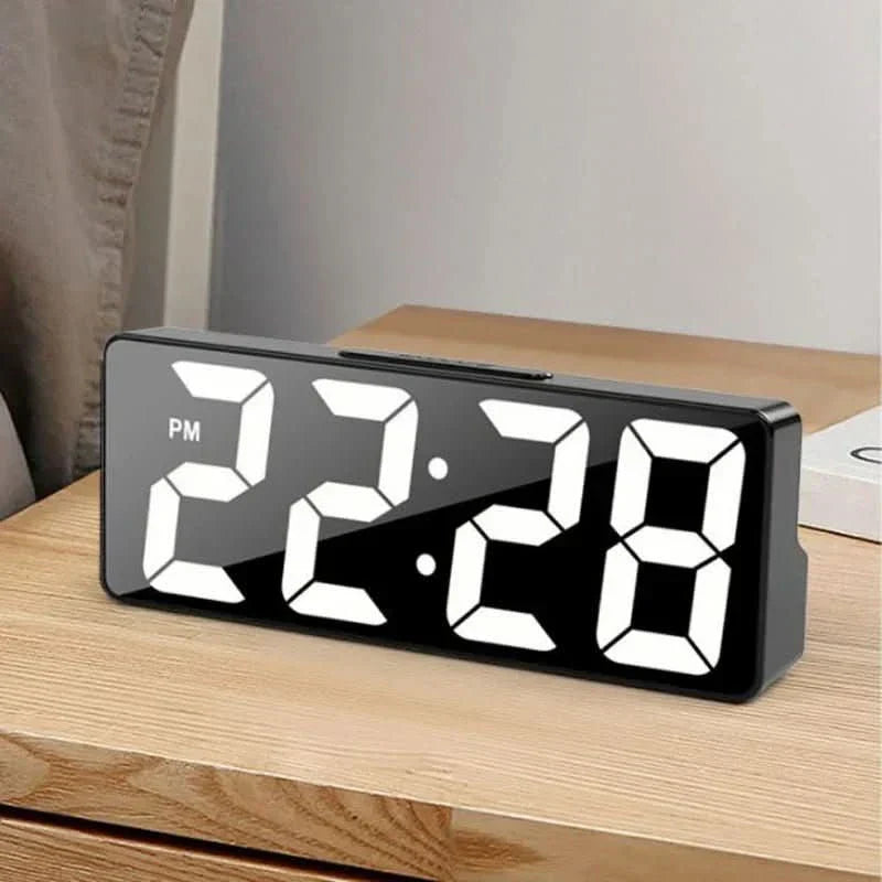 NovaTime LED digitální budík s displejem teploty