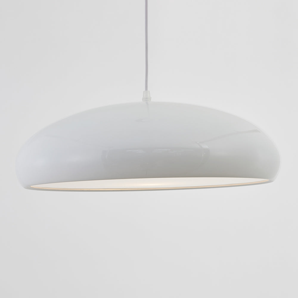 Závěsná lampa Orbita s kulatým moderním designem pro obývací pokoje