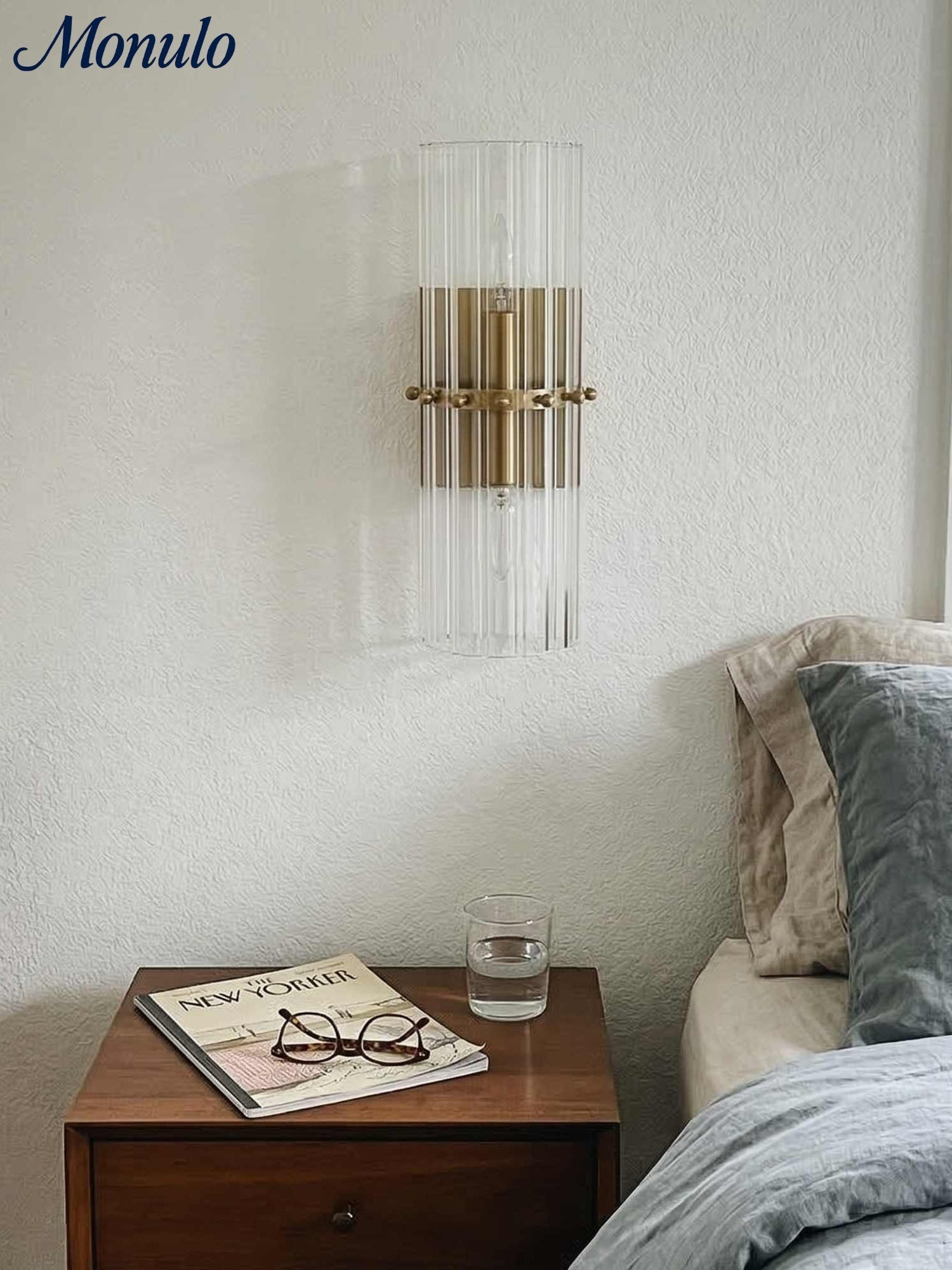 Křišťálové nástěnné světlo s dvojitými paprsky pro elegantní interiérovou atmosféru