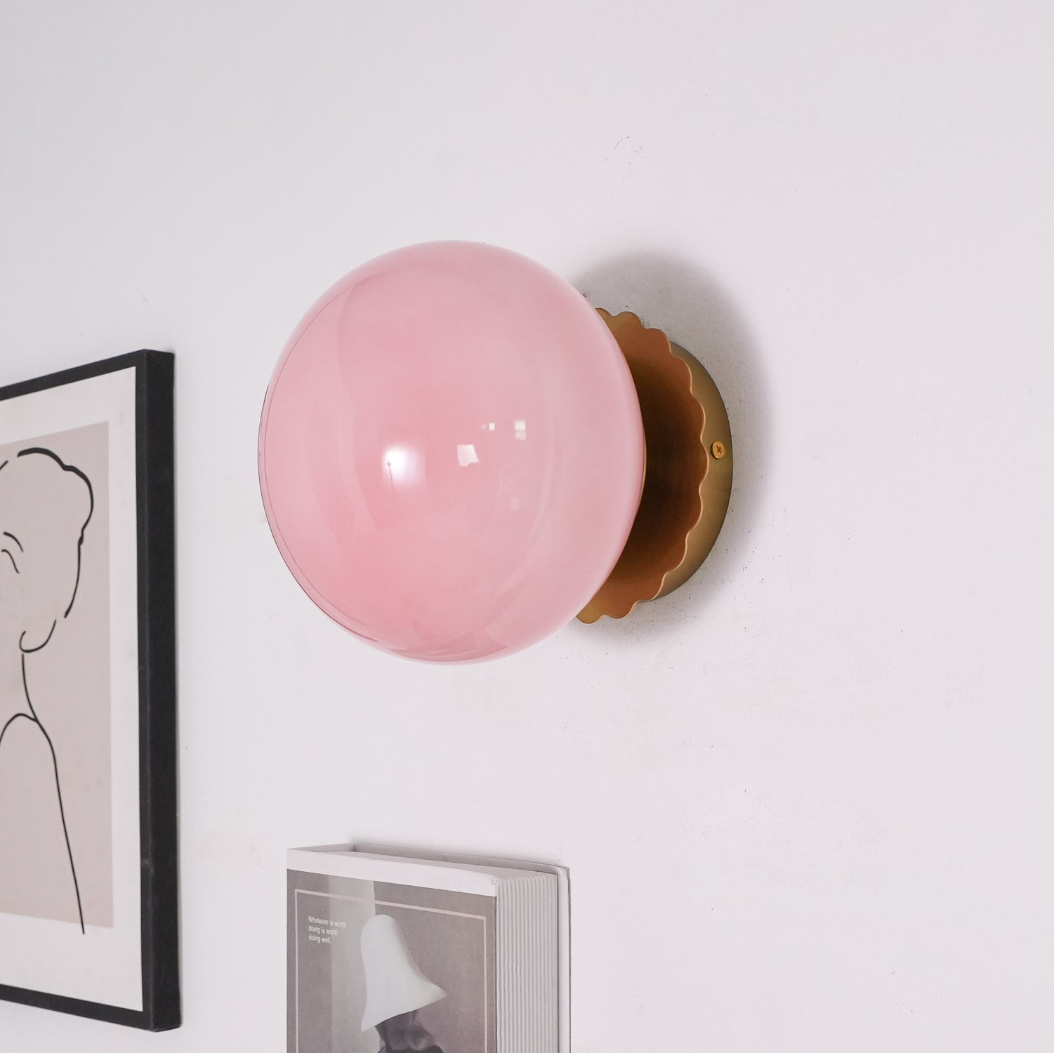 Lampada da parete MarshmallowGlow con luce soffusa e tocco giocoso