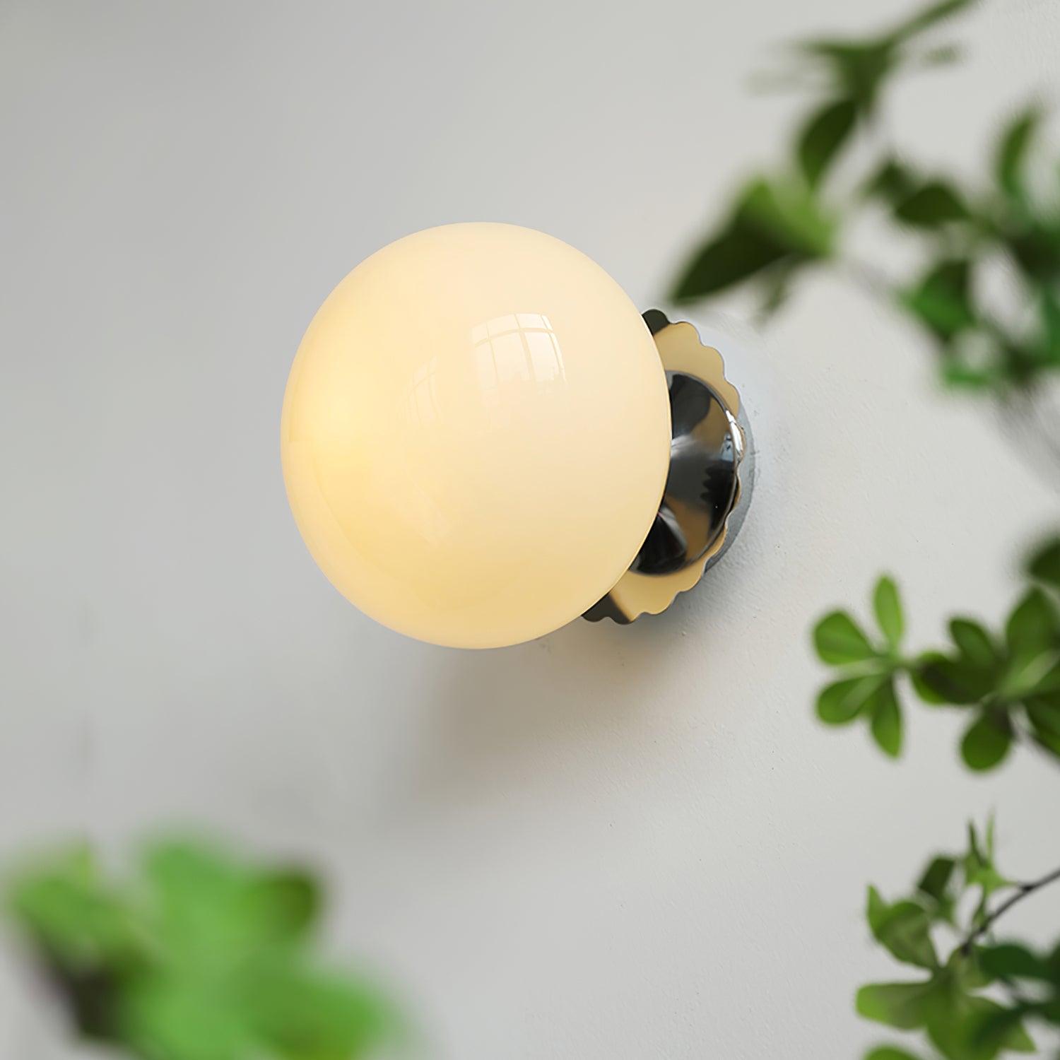 Lampada da parete MarshmallowGlow con luce soffusa e tocco giocoso