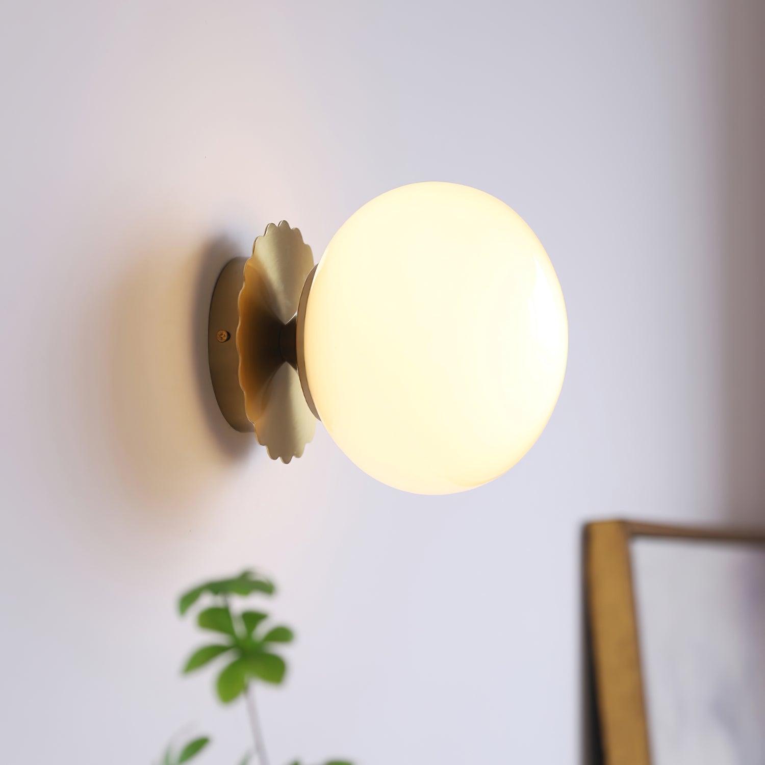 Lampada da parete MarshmallowGlow con luce soffusa e tocco giocoso